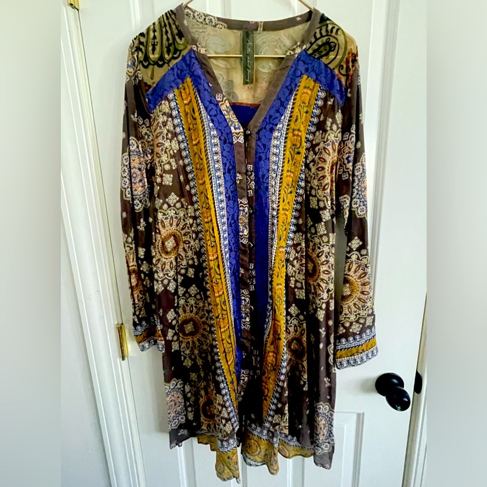 Aratta oversized shirt lace accents